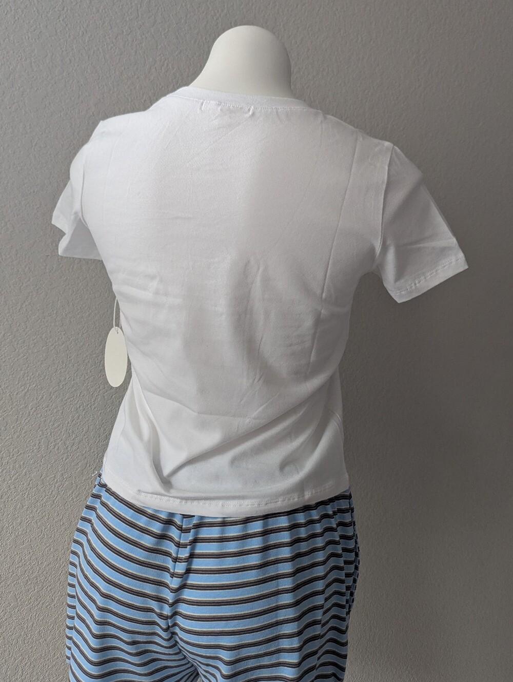 Bailey Rose Embroidered Sea Shell T-Shirt - Picture 6 of 8